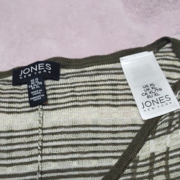 NWOT Jones New York Green and Cream Striped Cape/Poncho - Picture 2 of 5